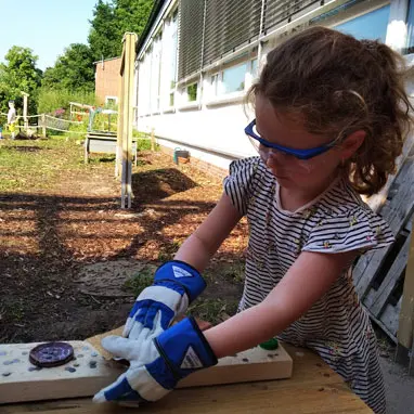 kindergarten outdoor atelier