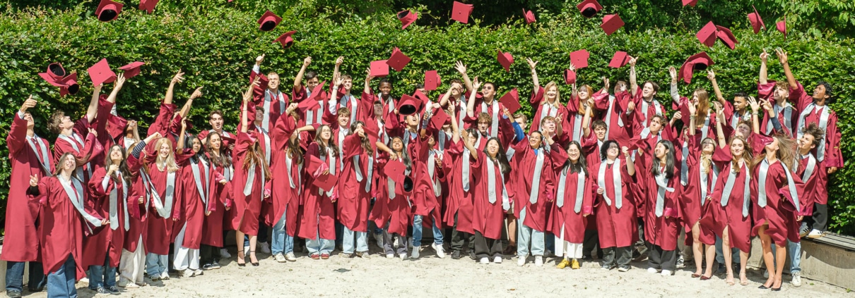 Class of 2025! 1 Cover Gruppe 009 wide